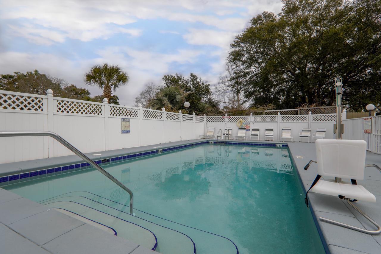 Executive Inn - Panama City Beach Upper Grand Lagoon Bagian luar foto
