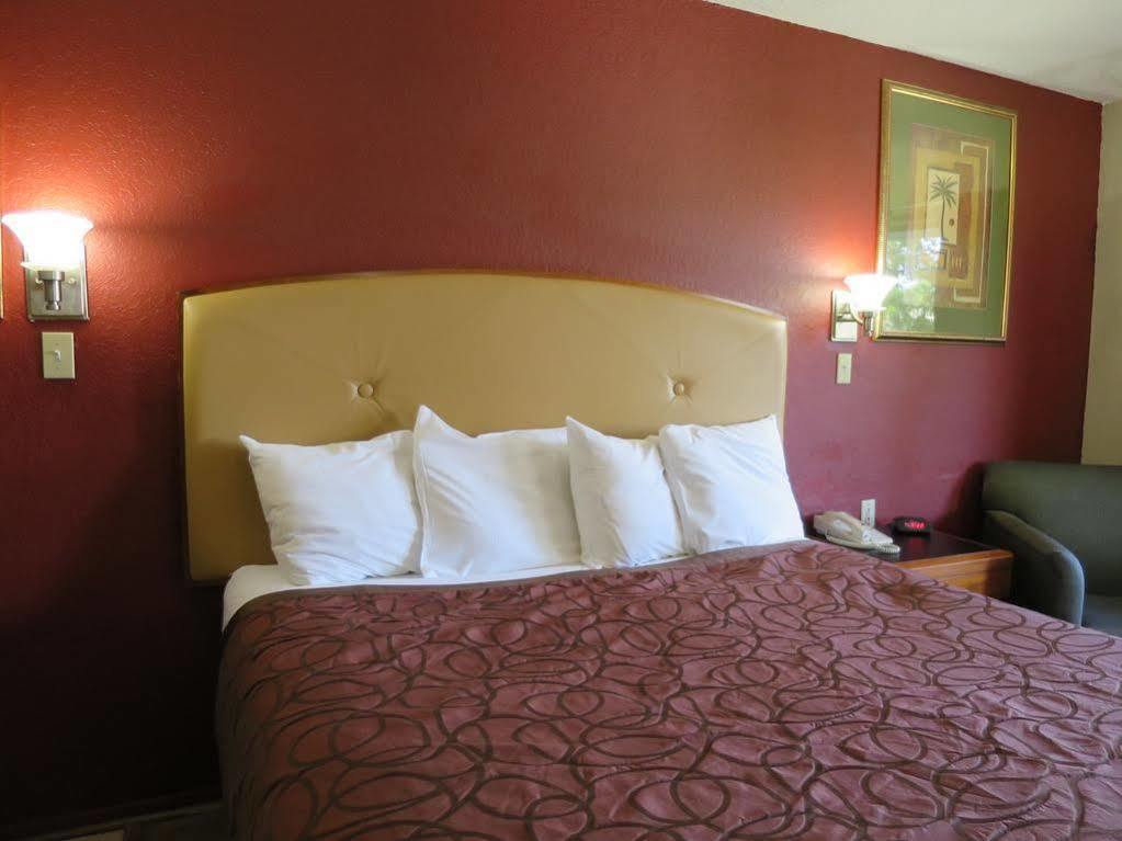 Executive Inn - Panama City Beach Upper Grand Lagoon Bagian luar foto